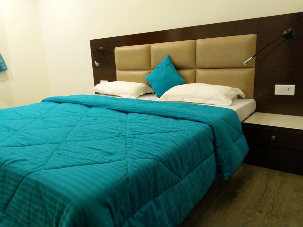 Joey'S Hostel Delhi Yeni Delhi Dış mekan fotoğraf